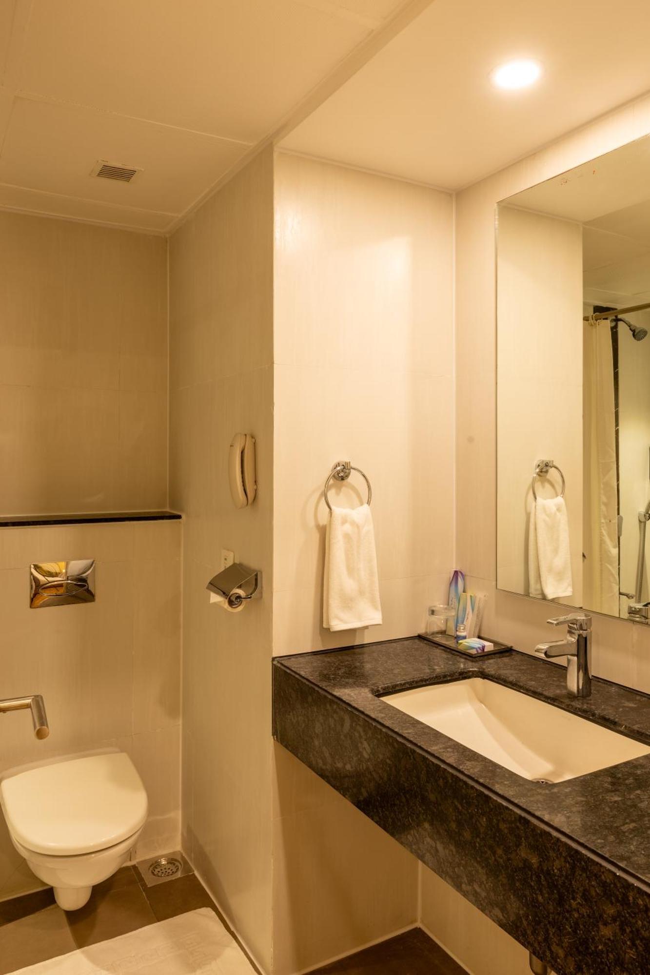Hotel Kohinoor Elite Near Bkc Мумбаи Экстерьер фото